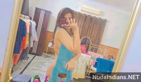 https://pub-5fcdf72a54cd4edbb03ec3edaa415a42.r2.dev/nakedleaks/curvy_girl_in_new_delhi_flaunts_ample_bosom_in_sizzling_attire/21.jpg