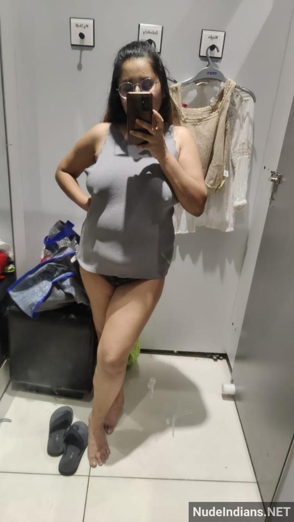https://pub-5fcdf72a54cd4edbb03ec3edaa415a42.r2.dev/nakedleaks/curvy_girl_in_new_delhi_flaunts_ample_bosom_in_sizzling_attire/9.jpg