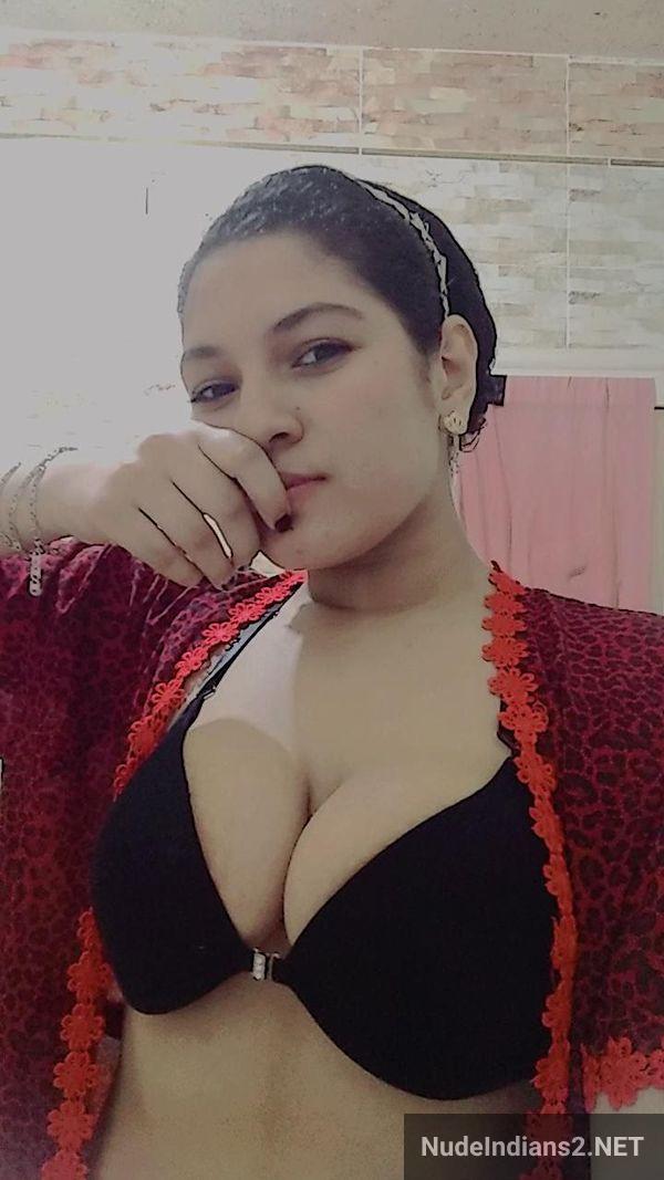 https://pub-5fcdf72a54cd4edbb03ec3edaa415a42.r2.dev/nakedleaks/curvy_lucknow_muslim_girlfriend,_mehak_khan,_flaunting_her_assets_in_selfies/17.jpg