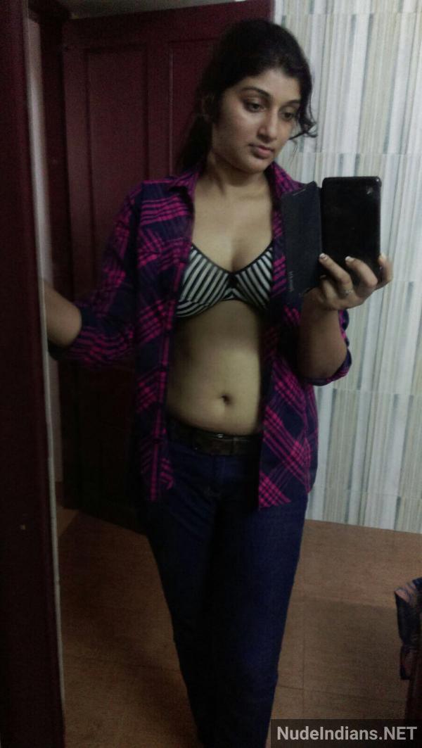 https://pub-5fcdf72a54cd4edbb03ec3edaa415a42.r2.dev/nakedleaks/curvy_mumbai_spouse_entices_office_boyfriend_with_lingerie_selfies/7.jpg