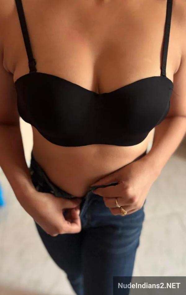 https://pub-5fcdf72a54cd4edbb03ec3edaa415a42.r2.dev/nakedleaks/curvy_payal_mishra's_first_viral_encounter_with_a_client/35.jpg