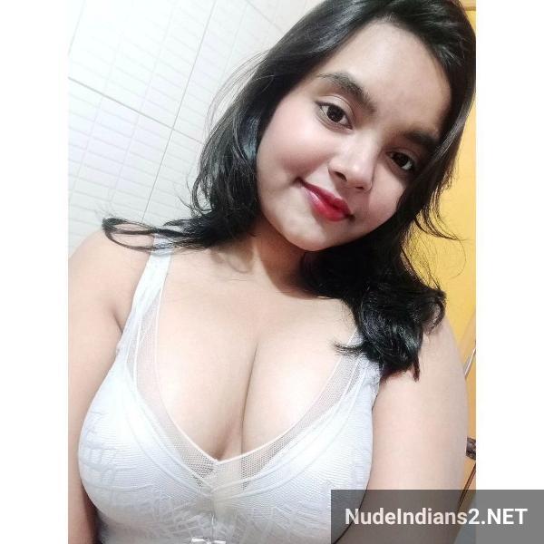 https://pub-5fcdf72a54cd4edbb03ec3edaa415a42.r2.dev/nakedleaks/delhi's_aparna_gupta_bares_all_in_stunning_photos/43.jpg