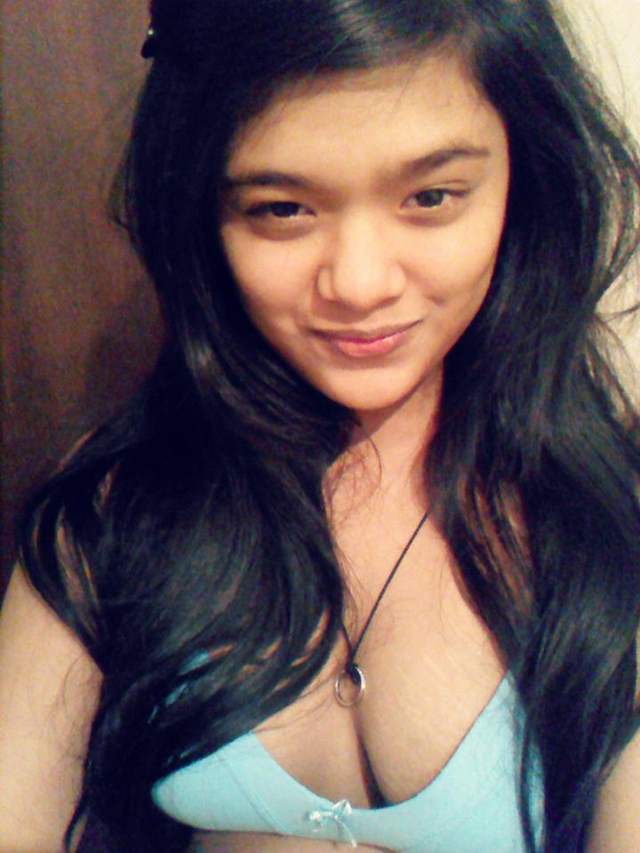 https://pub-5fcdf72a54cd4edbb03ec3edaa415a42.r2.dev/nakedleaks/delhi_adorable_desi_boobs_photos_of_college_girl/22.jpg