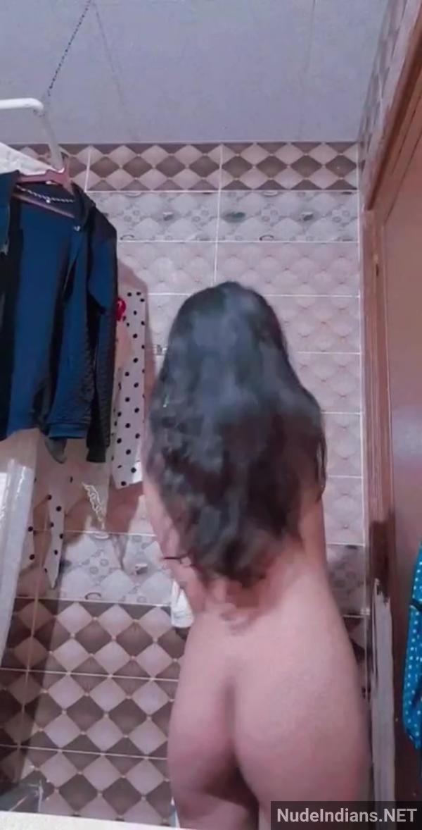 https://pub-5fcdf72a54cd4edbb03ec3edaa415a42.r2.dev/nakedleaks/delhi_cousin_anushka's_alluring_busty_display/9.jpg