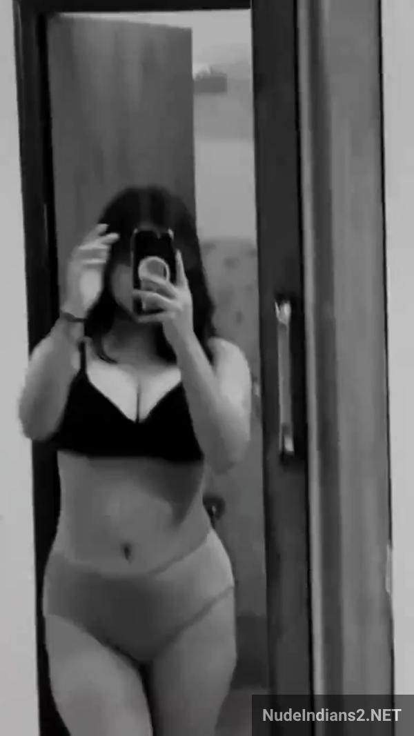 https://pub-5fcdf72a54cd4edbb03ec3edaa415a42.r2.dev/nakedleaks/delhi_doodhwali_khushi_-_sensual_photos_of_a_busty_girl/20.jpg