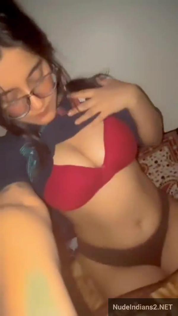https://pub-5fcdf72a54cd4edbb03ec3edaa415a42.r2.dev/nakedleaks/delhi_doodhwali_khushi_-_sensual_photos_of_a_busty_girl/22.jpg