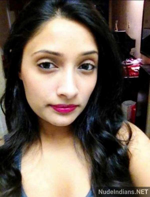 https://pub-5fcdf72a54cd4edbb03ec3edaa415a42.r2.dev/nakedleaks/delhi_girlfriends'_sexy_nude_selfies_spread_online/24.jpg