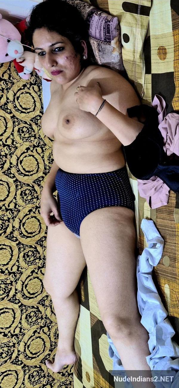 https://pub-5fcdf72a54cd4edbb03ec3edaa415a42.r2.dev/nakedleaks/delhi_spouse_priya_dixit's_sensual_photos_captured_by_husband_with_a_cuckold_fantasy/3.jpg