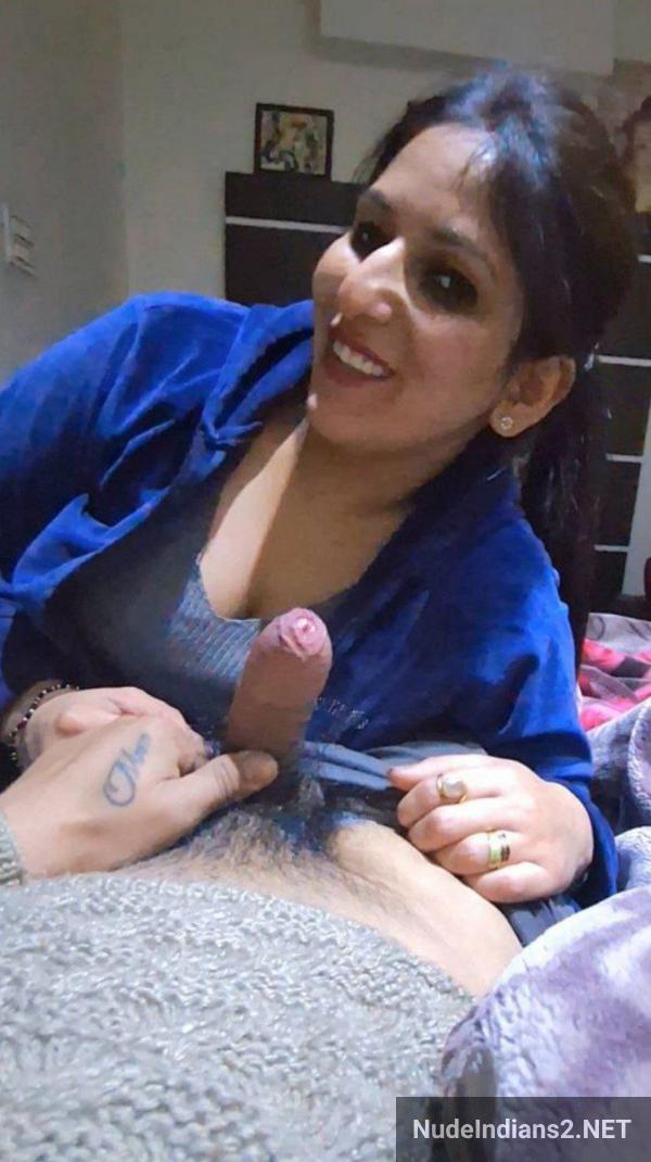https://pub-5fcdf72a54cd4edbb03ec3edaa415a42.r2.dev/nakedleaks/delhi_spouse_priya_dixit's_sensual_photos_captured_by_husband_with_a_cuckold_fantasy/7.jpg