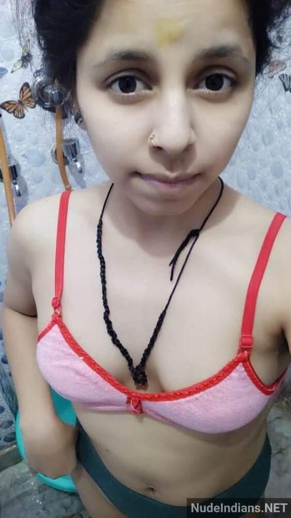 https://pub-5fcdf72a54cd4edbb03ec3edaa415a42.r2.dev/nakedleaks/dental_student_payal's_racy_nude_selfies_spark_internet_buzz/14.jpg
