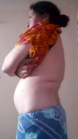 https://pub-5fcdf72a54cd4edbb03ec3edaa415a42.r2.dev/nakedleaks/desi_aunt_radha's_revealing_photos/0.jpg