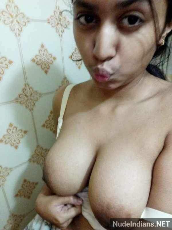 https://pub-5fcdf72a54cd4edbb03ec3edaa415a42.r2.dev/nakedleaks/desi_busty_girlfriends_and_bhabhi_milky_photos/12.jpg