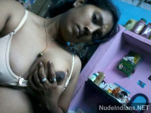 https://pub-5fcdf72a54cd4edbb03ec3edaa415a42.r2.dev/nakedleaks/desi_busty_mothers_and_wives_exposed_in_nude_photos/35.jpg
