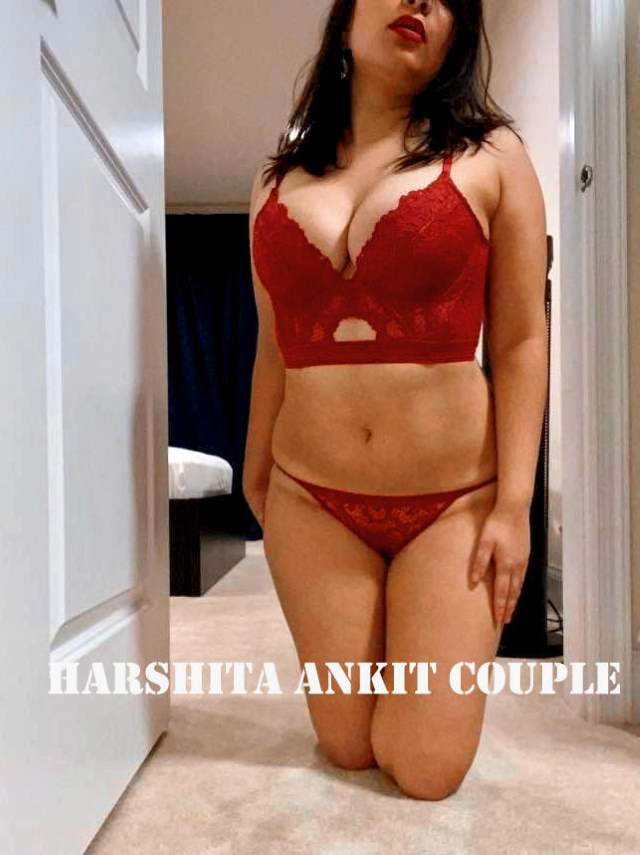 https://pub-5fcdf72a54cd4edbb03ec3edaa415a42.r2.dev/nakedleaks/desi_cuckold_couple's_private_photo_collection/6.jpg