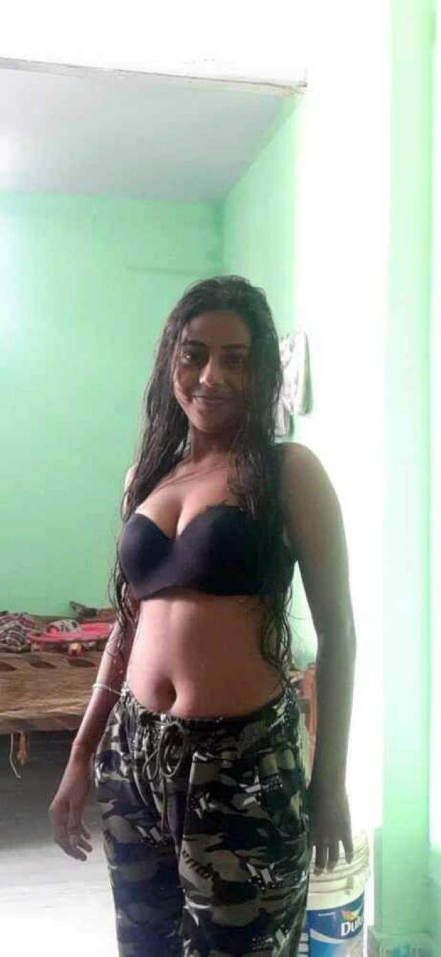 https://pub-5fcdf72a54cd4edbb03ec3edaa415a42.r2.dev/nakedleaks/desi_girls_showering_naked/2.jpg