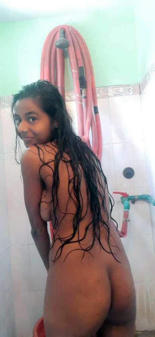 https://pub-5fcdf72a54cd4edbb03ec3edaa415a42.r2.dev/nakedleaks/desi_girls_showering_naked/9.jpg