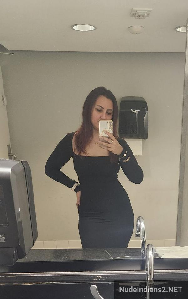 https://pub-5fcdf72a54cd4edbb03ec3edaa415a42.r2.dev/nakedleaks/desi_gujju_wife_palak_shah_intimate_photos_with_various_partners/3.jpg
