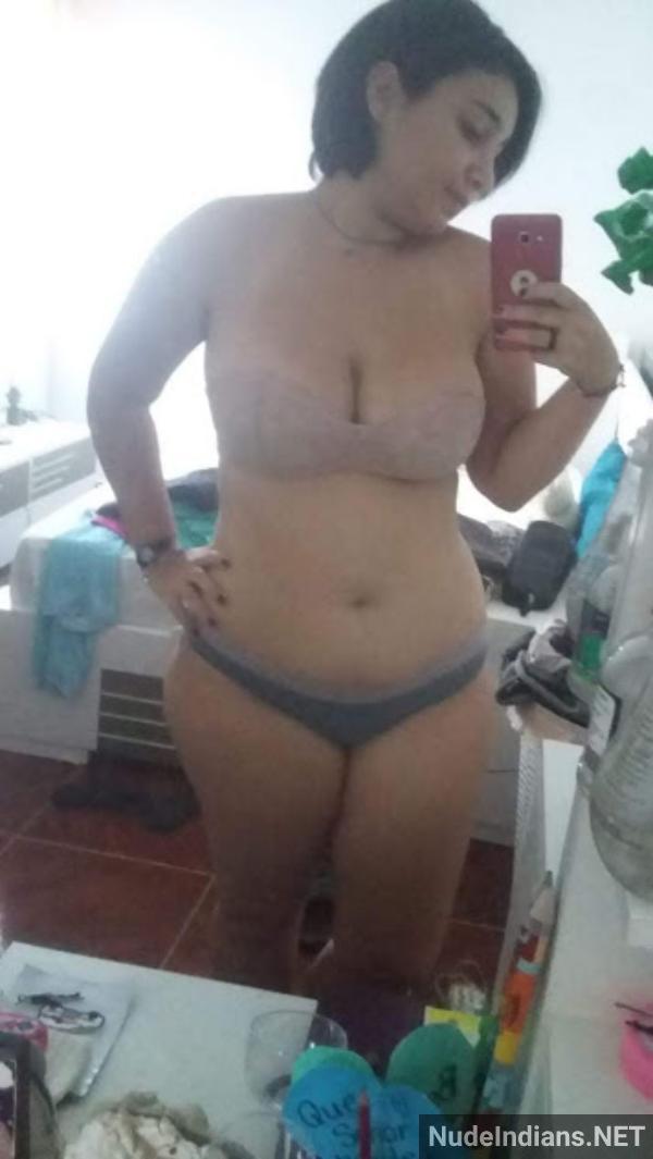 https://pub-5fcdf72a54cd4edbb03ec3edaa415a42.r2.dev/nakedleaks/desi_medical_student_sharing_revealing_selfies/0.jpg