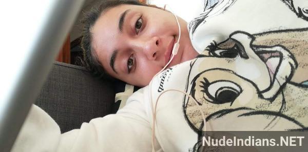 https://pub-5fcdf72a54cd4edbb03ec3edaa415a42.r2.dev/nakedleaks/desi_medical_student_sharing_revealing_selfies/18.jpg