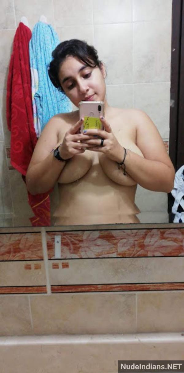 https://pub-5fcdf72a54cd4edbb03ec3edaa415a42.r2.dev/nakedleaks/desi_medical_student_sharing_revealing_selfies/4.jpg
