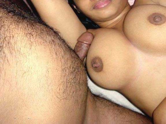 https://pub-5fcdf72a54cd4edbb03ec3edaa415a42.r2.dev/nakedleaks/desi_siblings_intimate_photos/0.jpg
