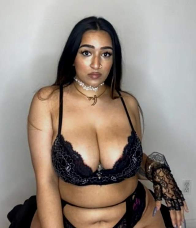 https://pub-5fcdf72a54cd4edbb03ec3edaa415a42.r2.dev/nakedleaks/desi_xxx_photo_of_indian_woman's_aunt/19.jpg