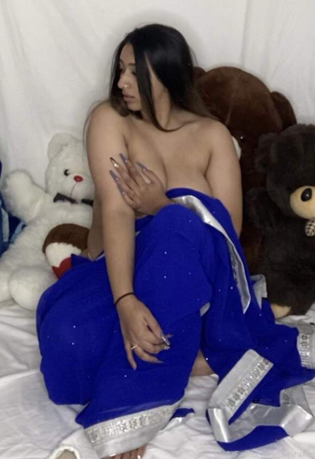 https://pub-5fcdf72a54cd4edbb03ec3edaa415a42.r2.dev/nakedleaks/desi_xxx_photo_of_indian_woman's_aunt/24.jpg