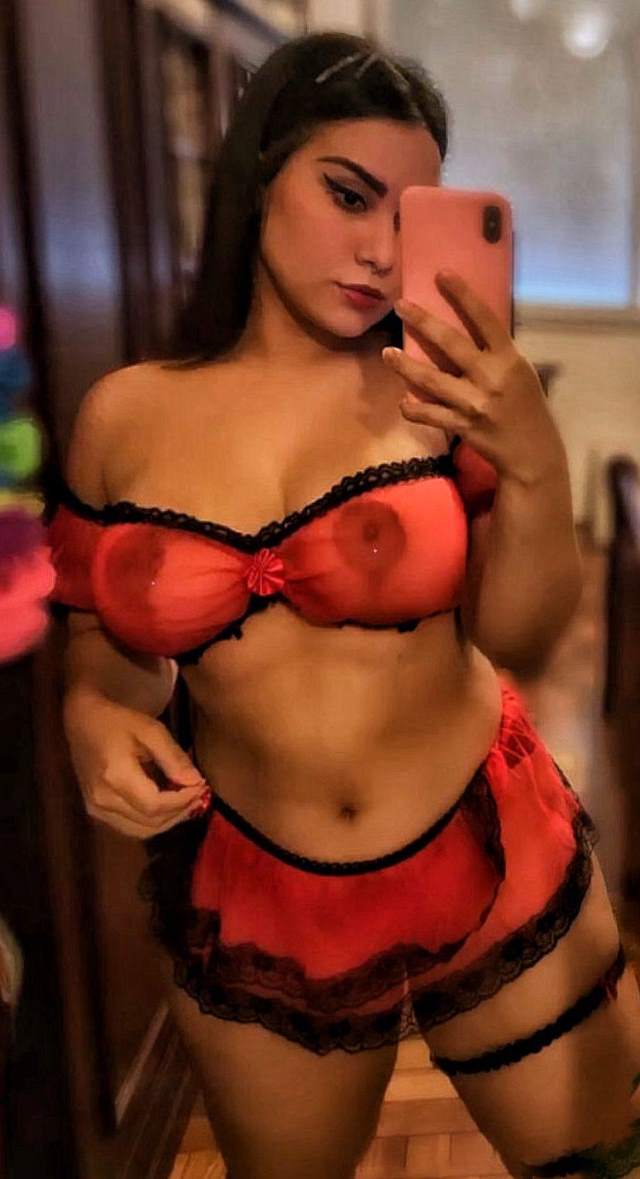 https://pub-5fcdf72a54cd4edbb03ec3edaa415a42.r2.dev/nakedleaks/desirable_photos_of_a_playful_girl's_ample_breasts_and_buttocks/2.jpg