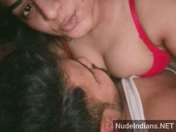 https://pub-5fcdf72a54cd4edbb03ec3edaa415a42.r2.dev/nakedleaks/desirable_tamil_aunty_exposed_in_alluring_images/0.jpg