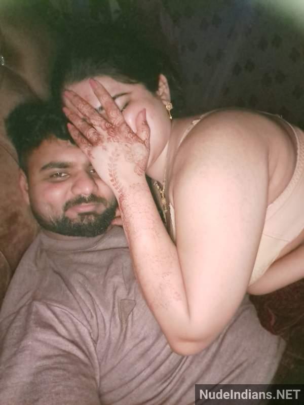 https://pub-5fcdf72a54cd4edbb03ec3edaa415a42.r2.dev/nakedleaks/desirable_tamil_aunty_exposed_in_alluring_images/13.jpg