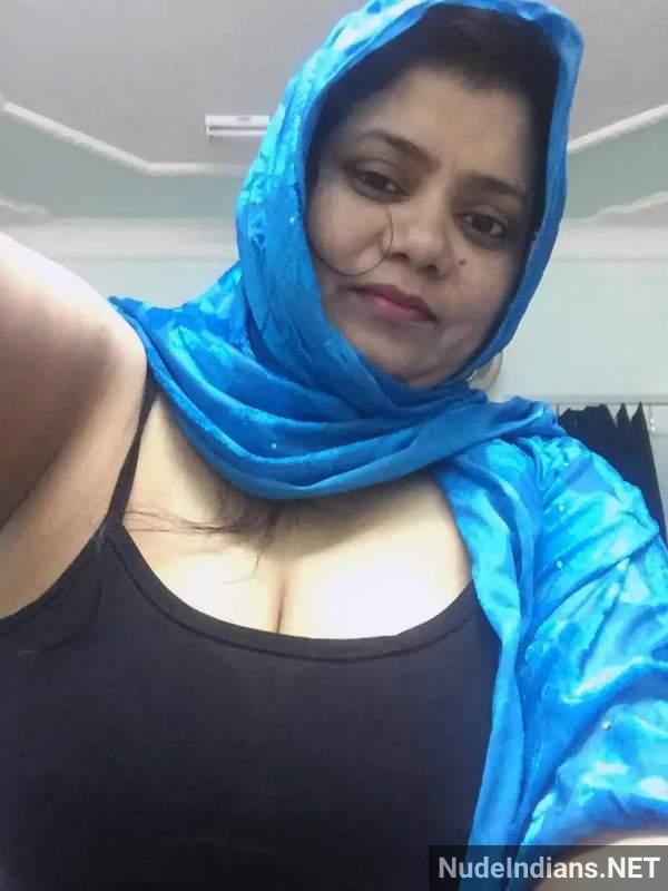 https://pub-5fcdf72a54cd4edbb03ec3edaa415a42.r2.dev/nakedleaks/desirable_tamil_aunty_exposed_in_alluring_images/16.jpg
