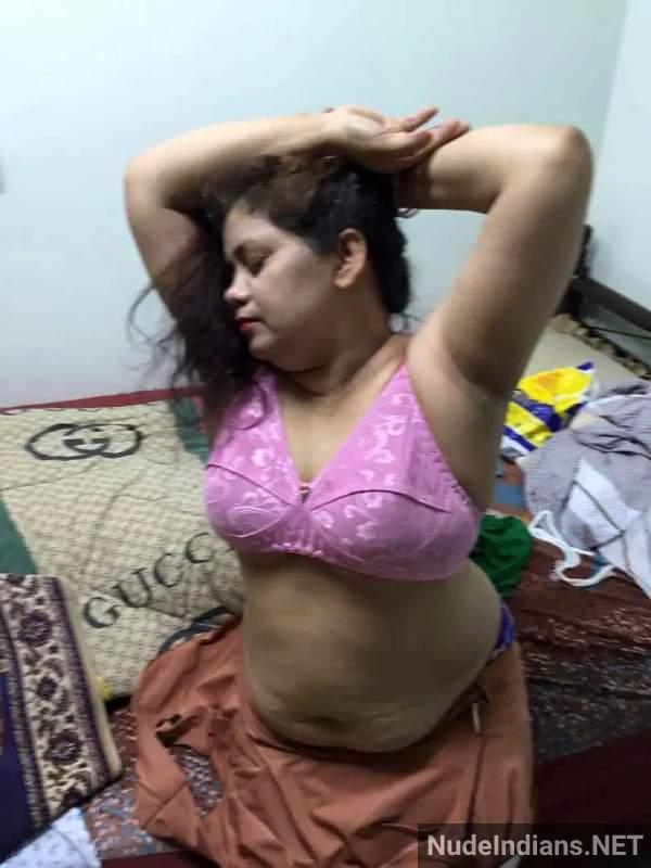 https://pub-5fcdf72a54cd4edbb03ec3edaa415a42.r2.dev/nakedleaks/desirable_tamil_aunty_exposed_in_alluring_images/21.jpg