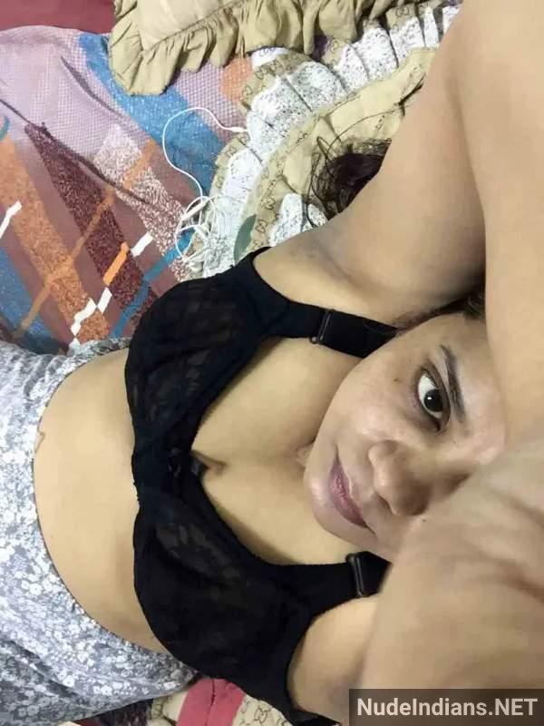 https://pub-5fcdf72a54cd4edbb03ec3edaa415a42.r2.dev/nakedleaks/desirable_tamil_aunty_exposed_in_alluring_images/26.jpg