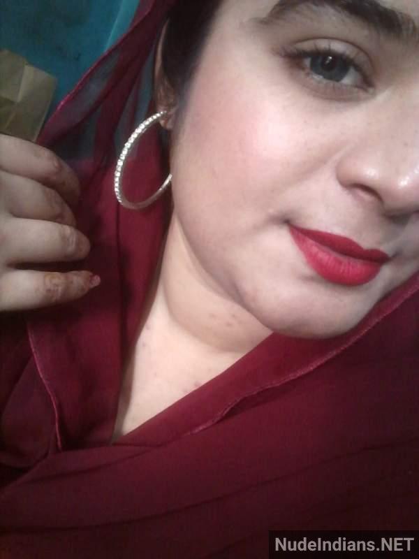 https://pub-5fcdf72a54cd4edbb03ec3edaa415a42.r2.dev/nakedleaks/desirable_tamil_aunty_exposed_in_alluring_images/7.jpg
