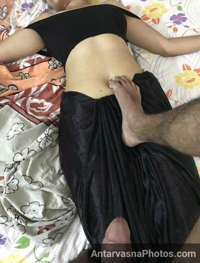 https://pub-5fcdf72a54cd4edbb03ec3edaa415a42.r2.dev/nakedleaks/desirable_woman_from_a_big_house_craving_a_black_cock/3.jpg