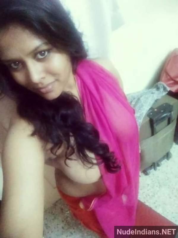https://pub-5fcdf72a54cd4edbb03ec3edaa415a42.r2.dev/nakedleaks/desire-filled_malayali_wives_revealing_all_on_camera/31.jpg