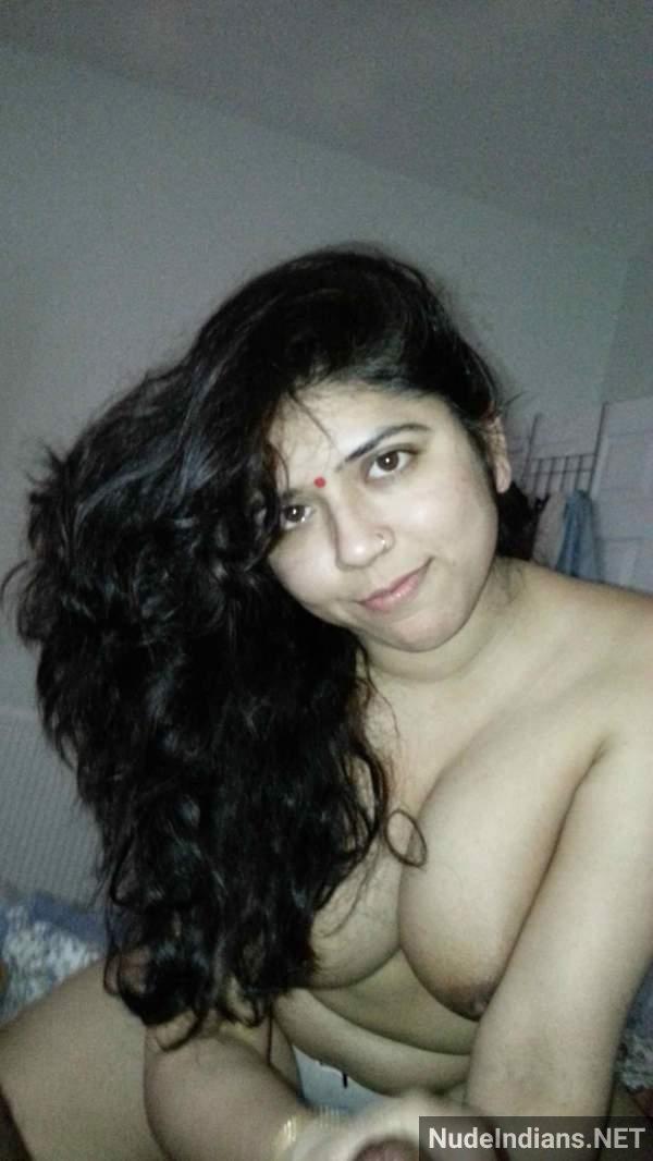 https://pub-5fcdf72a54cd4edbb03ec3edaa415a42.r2.dev/nakedleaks/desire-filled_malayali_wives_revealing_all_on_camera/74.jpg