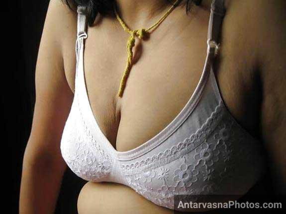 https://pub-5fcdf72a54cd4edbb03ec3edaa415a42.r2.dev/nakedleaks/desire_for_chatting_with_busty_aunt/1.jpg