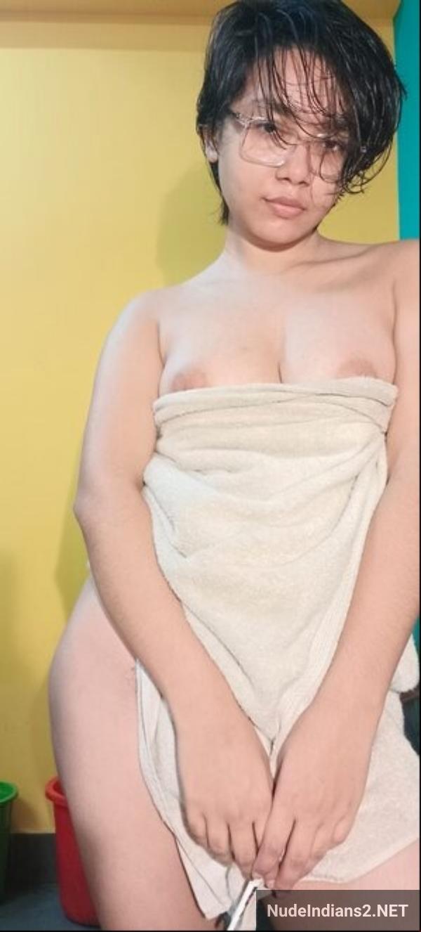 https://pub-5fcdf72a54cd4edbb03ec3edaa415a42.r2.dev/nakedleaks/desire_of_indian_nri_preeti_bhandari_in_usa_for_friends/40.jpg