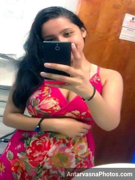 Desire to Capture Nude Selfies by Indian Girls