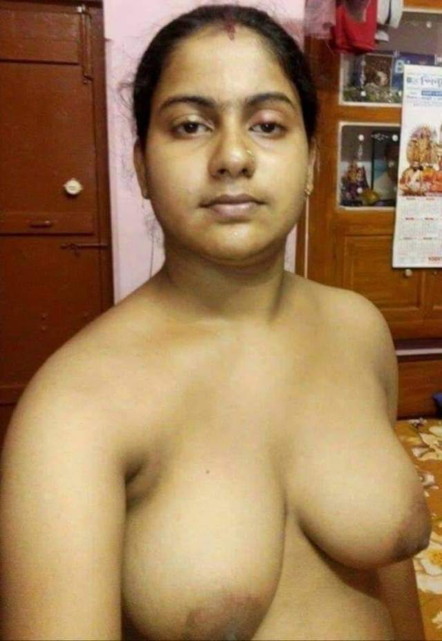 https://pub-5fcdf72a54cd4edbb03ec3edaa415a42.r2.dev/nakedleaks/desire_to_show_indian_bhabhi's_vagina_-_steamy_pictures/1.jpg