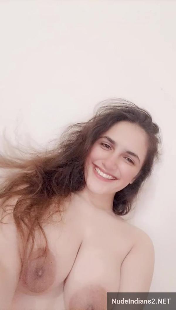 https://pub-5fcdf72a54cd4edbb03ec3edaa415a42.r2.dev/nakedleaks/desires_of_a_provocative_kanpur_muslim_wife/2.jpg