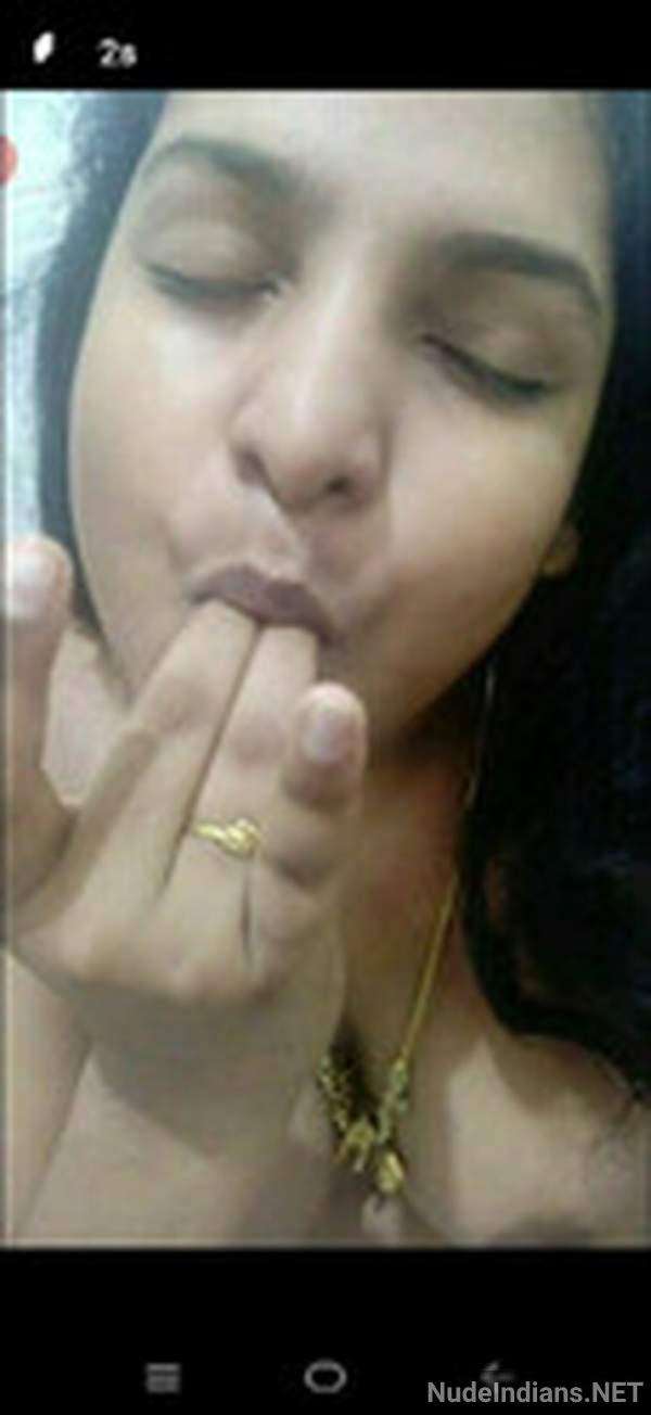 https://pub-5fcdf72a54cd4edbb03ec3edaa415a42.r2.dev/nakedleaks/desires_of_malayali_women_revealed_in_intimate_photos/19.jpg