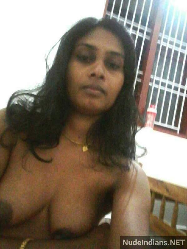 https://pub-5fcdf72a54cd4edbb03ec3edaa415a42.r2.dev/nakedleaks/desires_of_malayali_women_revealed_in_intimate_photos/34.jpg