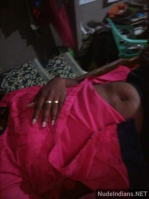 https://pub-5fcdf72a54cd4edbb03ec3edaa415a42.r2.dev/nakedleaks/desires_of_malayali_women_revealed_in_intimate_photos/9.jpg