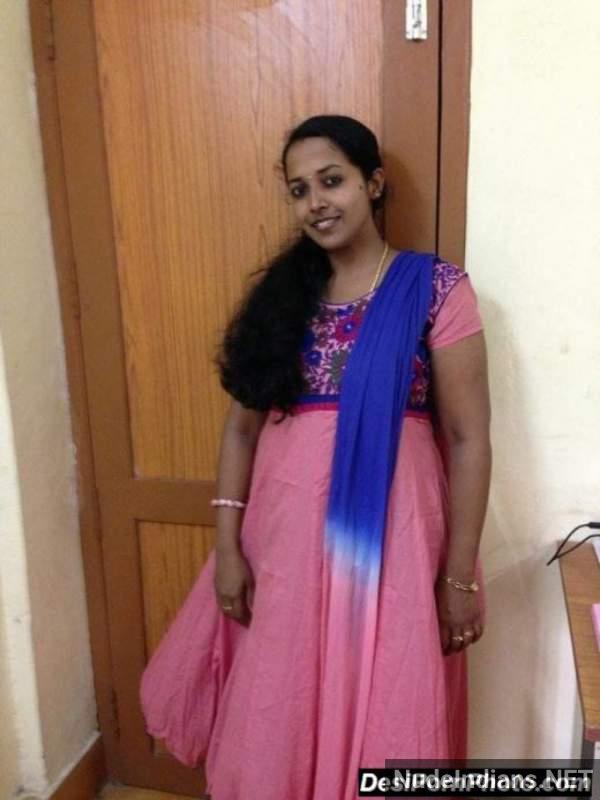 https://pub-5fcdf72a54cd4edbb03ec3edaa415a42.r2.dev/nakedleaks/desiring_kerala_wives_invite_your_attention/20.jpg