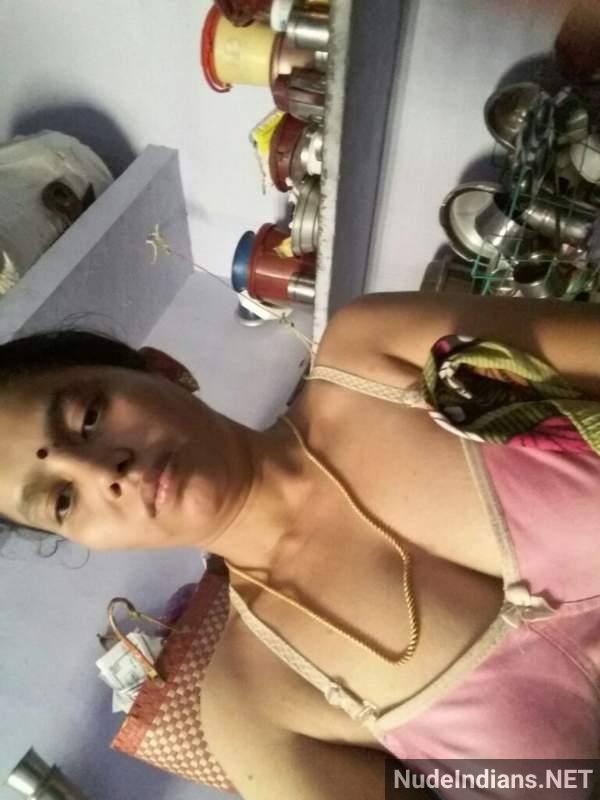 https://pub-5fcdf72a54cd4edbb03ec3edaa415a42.r2.dev/nakedleaks/desiring_tamil_wives_seek_local_sexual_encounters/44.jpg