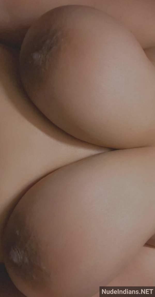 https://pub-5fcdf72a54cd4edbb03ec3edaa415a42.r2.dev/nakedleaks/desirous_indian_muslim_wives_with_ample_busts_reveal_all/1.jpg