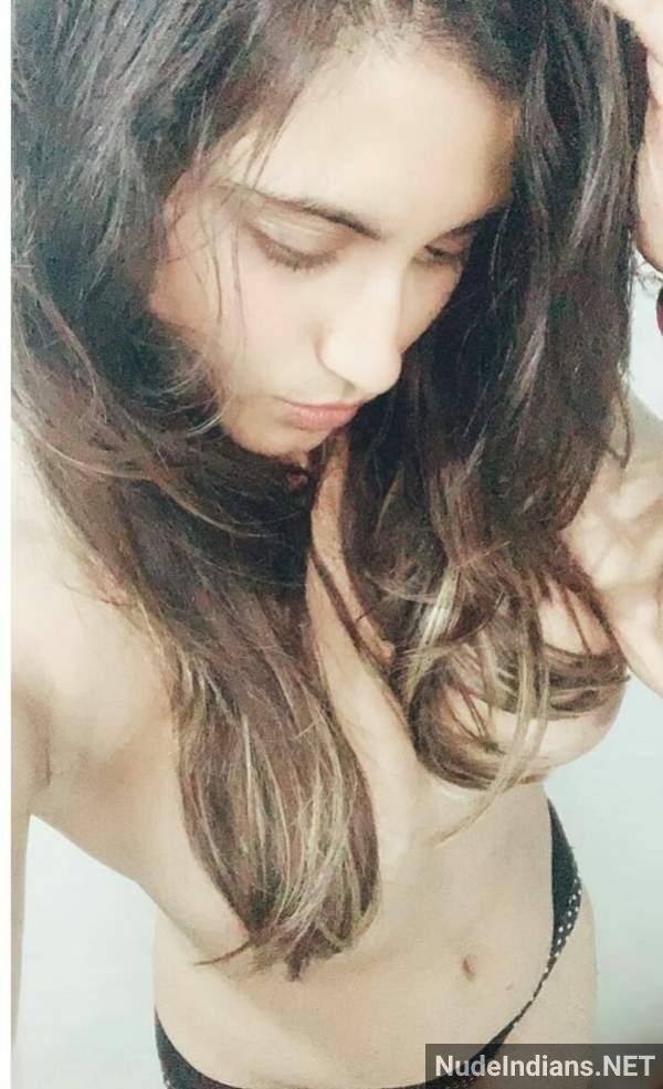 https://pub-5fcdf72a54cd4edbb03ec3edaa415a42.r2.dev/nakedleaks/desirous_indian_muslim_wives_with_ample_busts_reveal_all/46.jpg