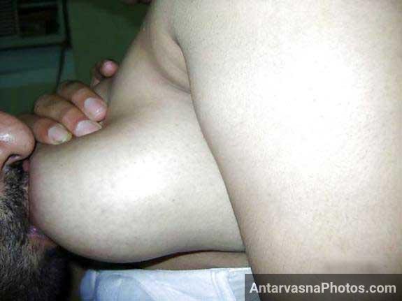 https://pub-5fcdf72a54cd4edbb03ec3edaa415a42.r2.dev/nakedleaks/dever_bhabhi_intimate_pictures_scandal/3.jpg